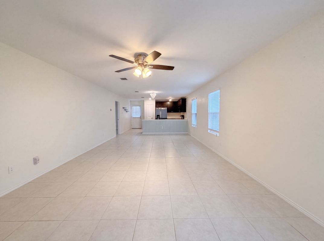 Photo 3 of 20 of 5832 Timber Point Dr, Princeton, TX