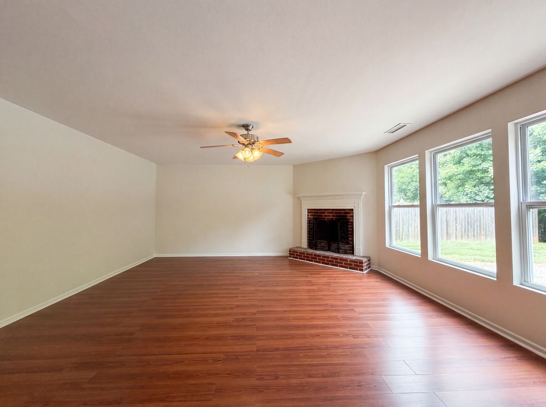 Photo 3 of 25 of 382 Kendall Dr, Winston Salem, NC