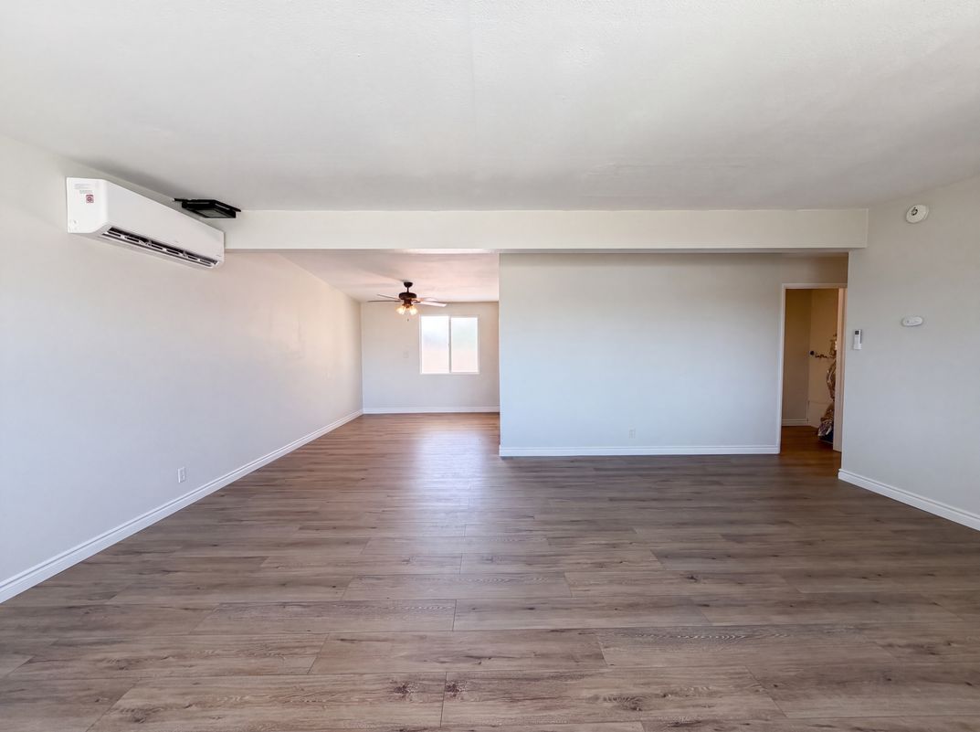 Photo 3 of 20 of 13325 Lamel St, Edwards, CA