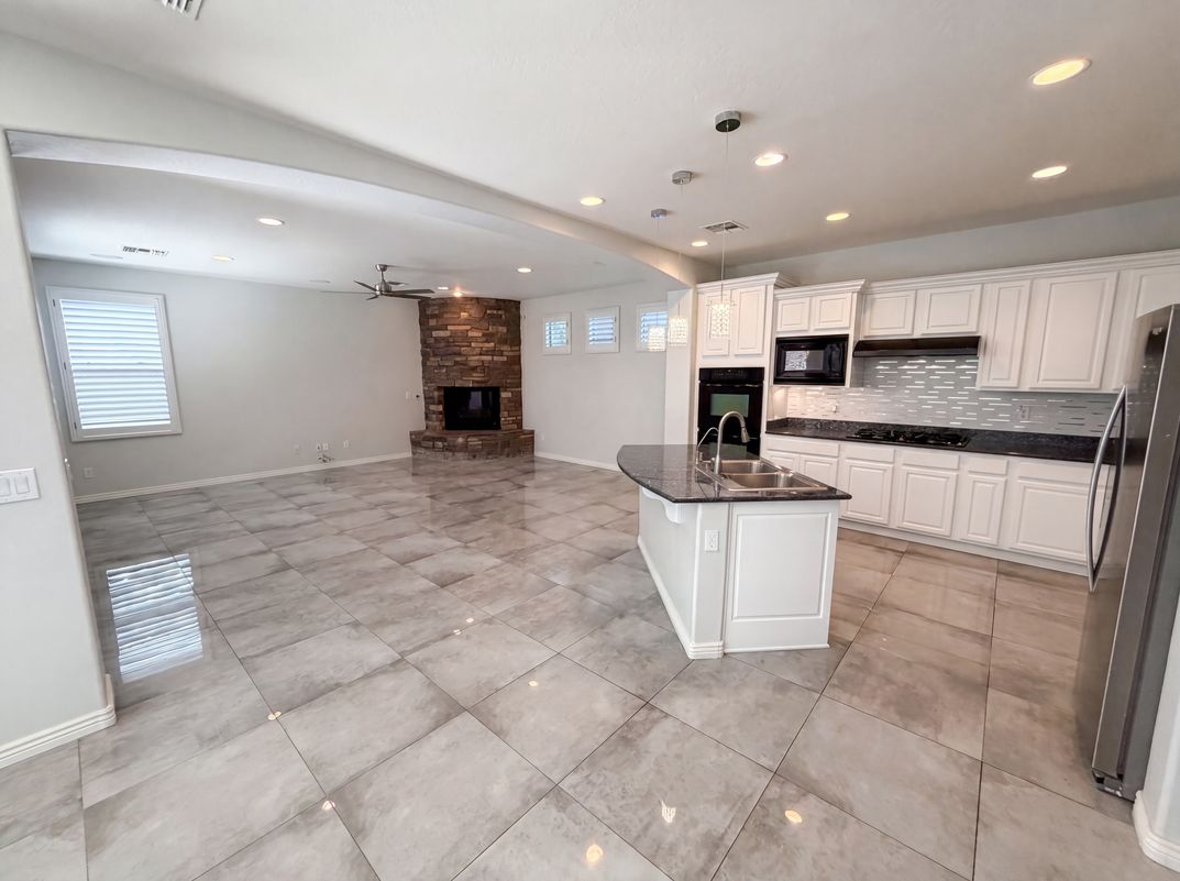 Photo 9 of 35 of 550 S Emerson St, Chandler, AZ