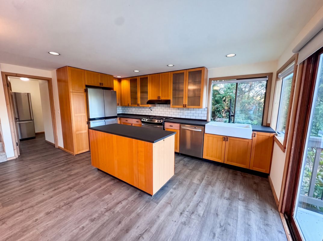 Photo 2 of 29 of 4510 SW 244th St, Vashon, WA