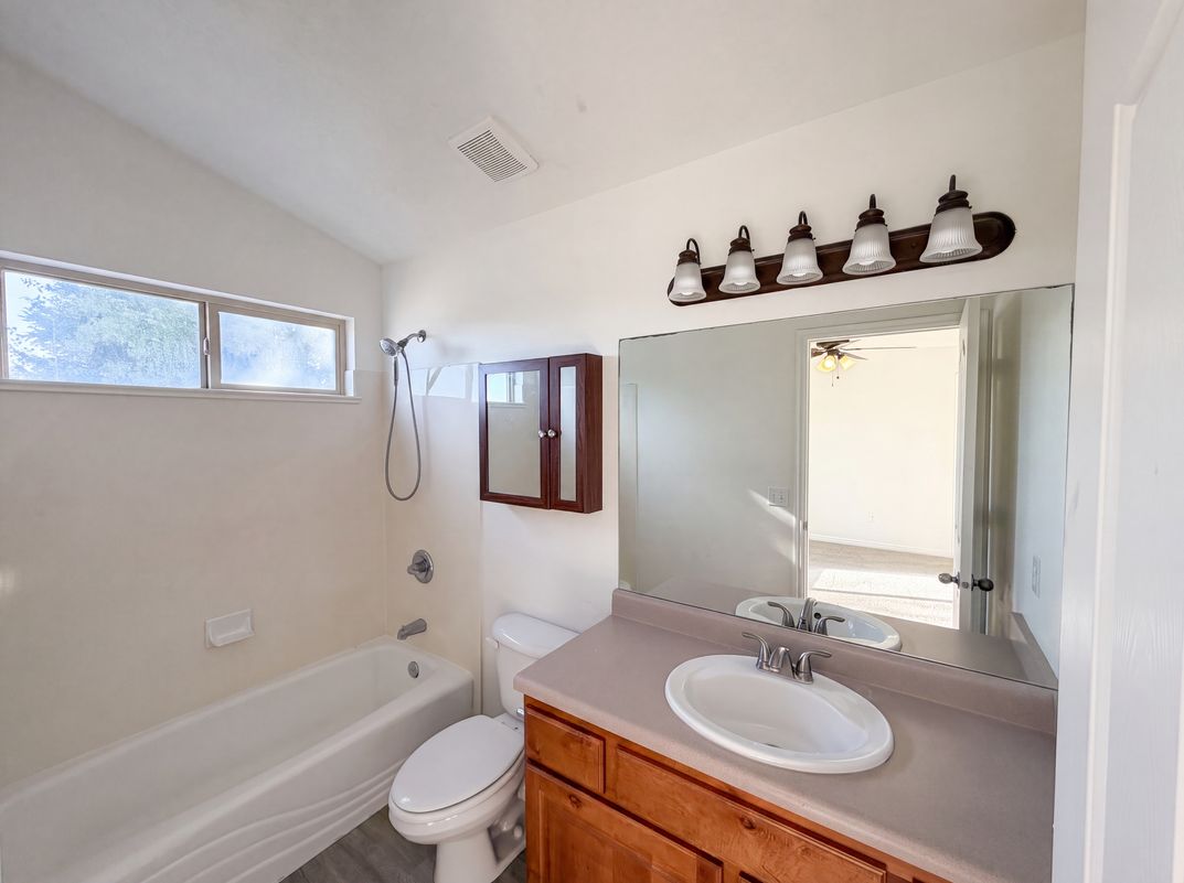 Photo 6 of 18 of 14273 S Heartstone Cir, Herriman, UT