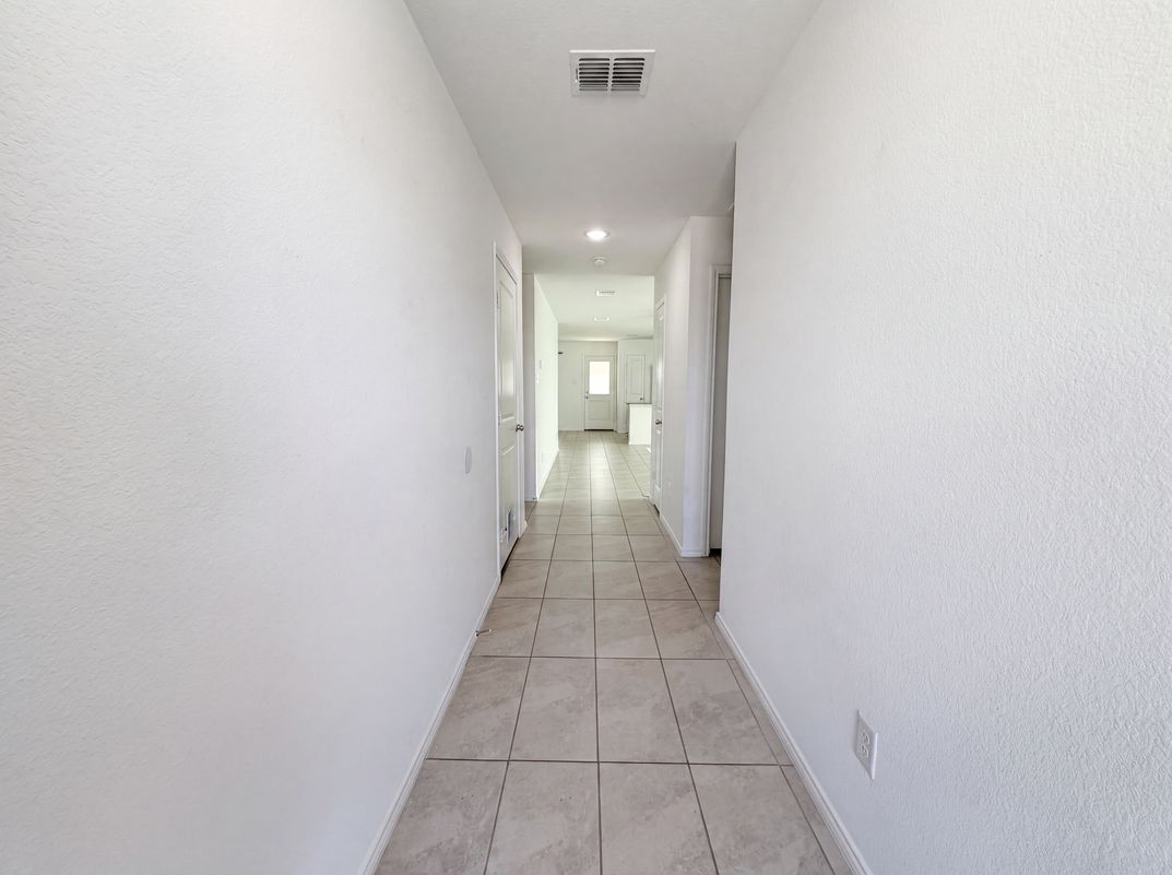 Photo 8 of 26 of 408 Riverside Dr, Princeton, TX