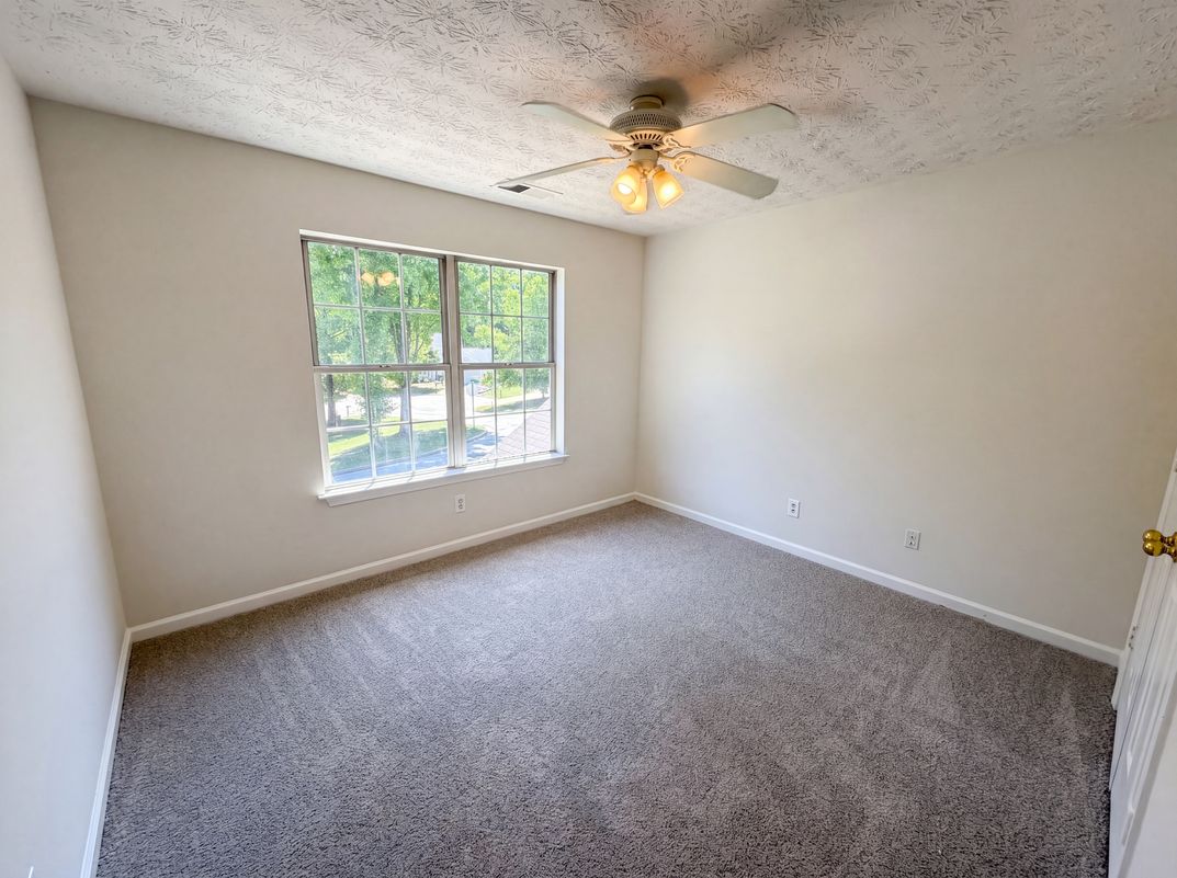 Photo 12 of 55 of 835 Shadow Lake Dr, Lithonia, GA