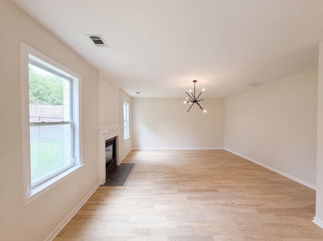 Photo 6 of 23 of 3718 Park Hill Cir, Loganville, GA