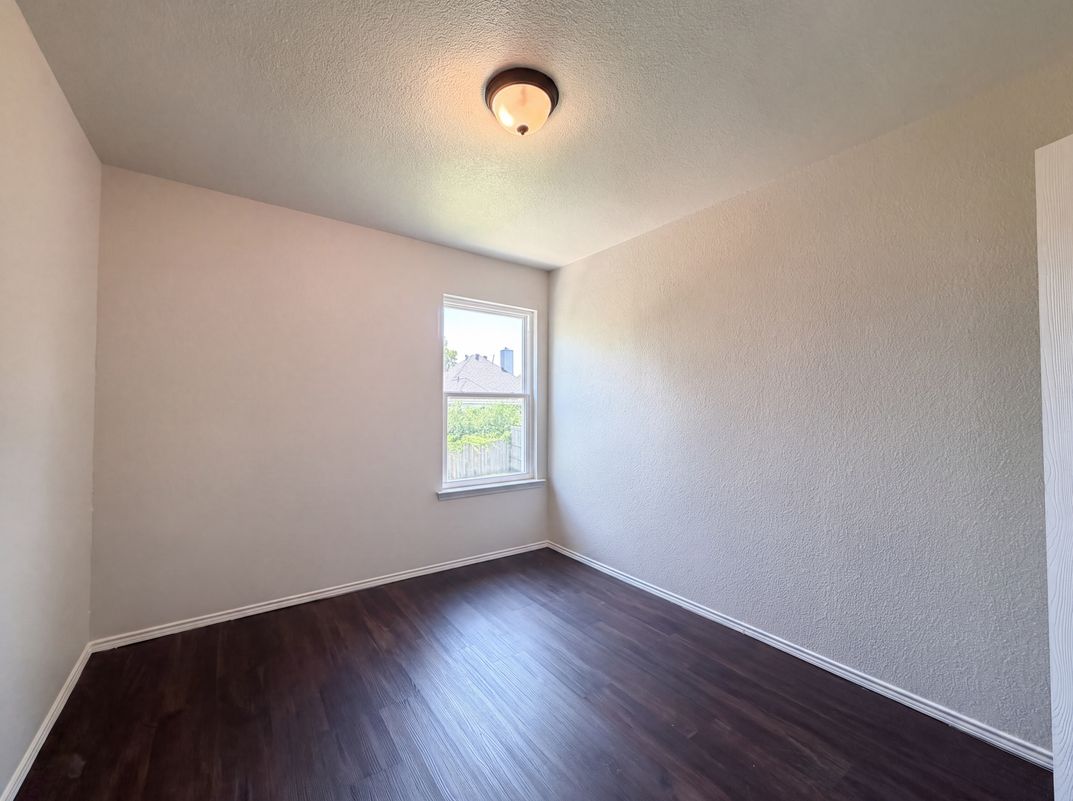 Photo 11 of 17 of 825 Village Point Ln, Fort Worth, TX