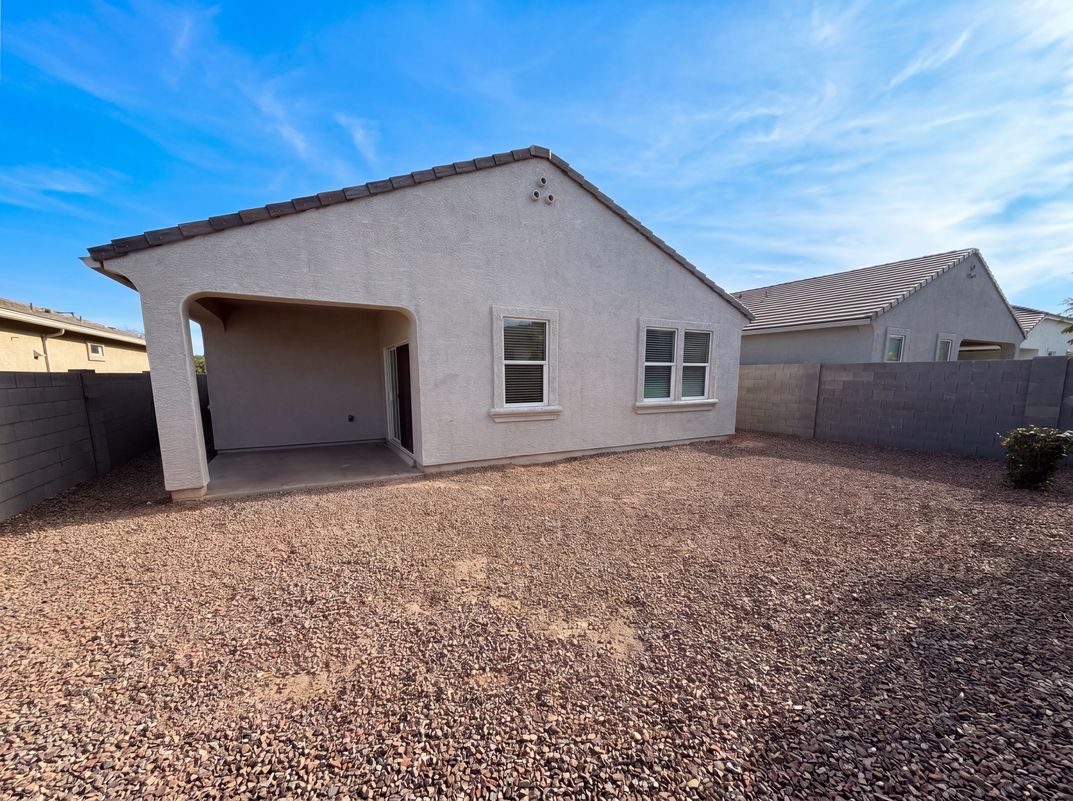 Photo 5 of 20 of 18616 W Desert Hollow Dr, Wittmann, AZ