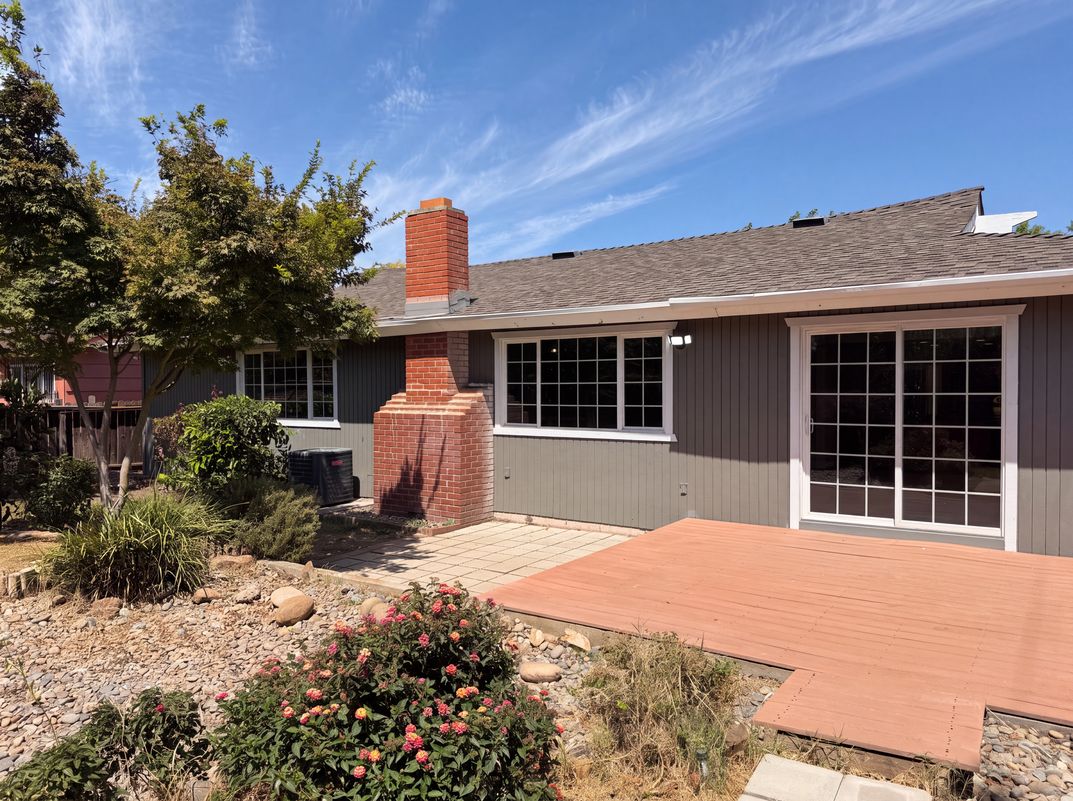 Photo 5 of 41 of 7007 Ursa Pkwy, Sacramento, CA