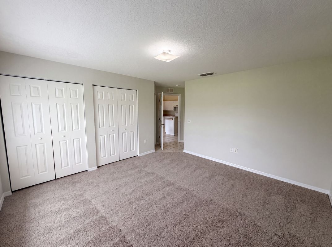 Photo 10 of 27 of 37209 Grassy Hill Ln, Dade City, FL