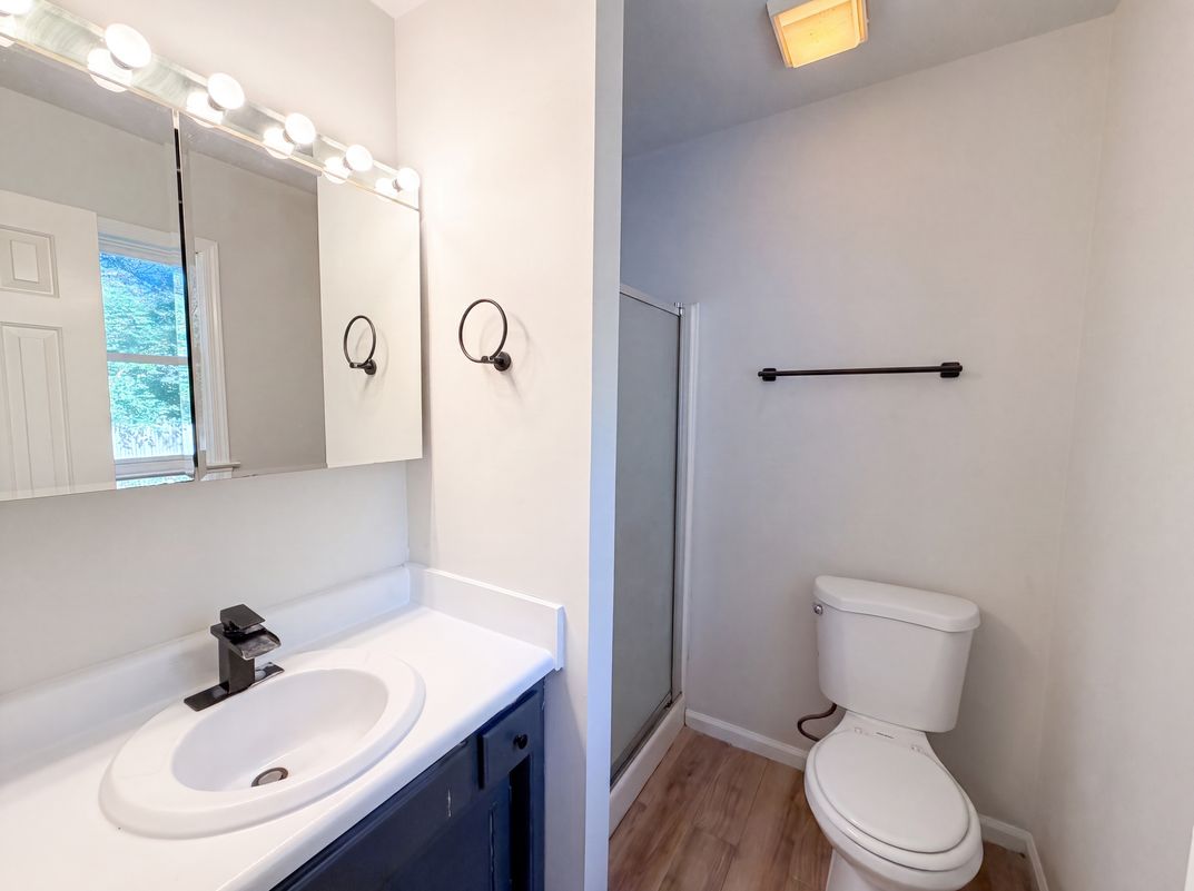 Photo 13 of 16 of 10912 Belvoir Rd, Chester, VA