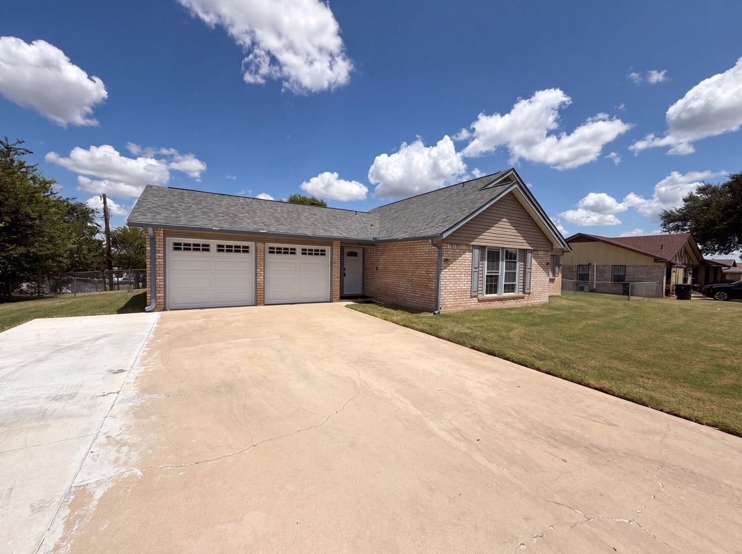 Photo 13 of 16 of 2803 Persimmon Dr, Killeen, TX