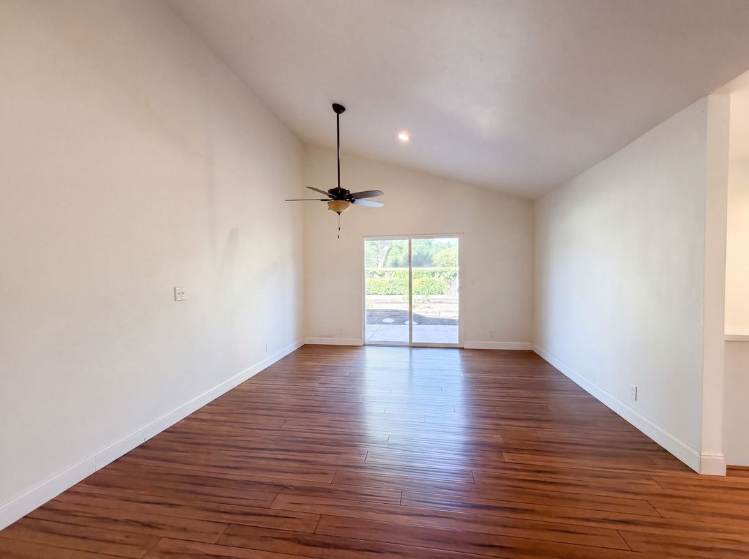 Photo 10 of 40 of 15408 Glentree Rd, Valley Center, CA