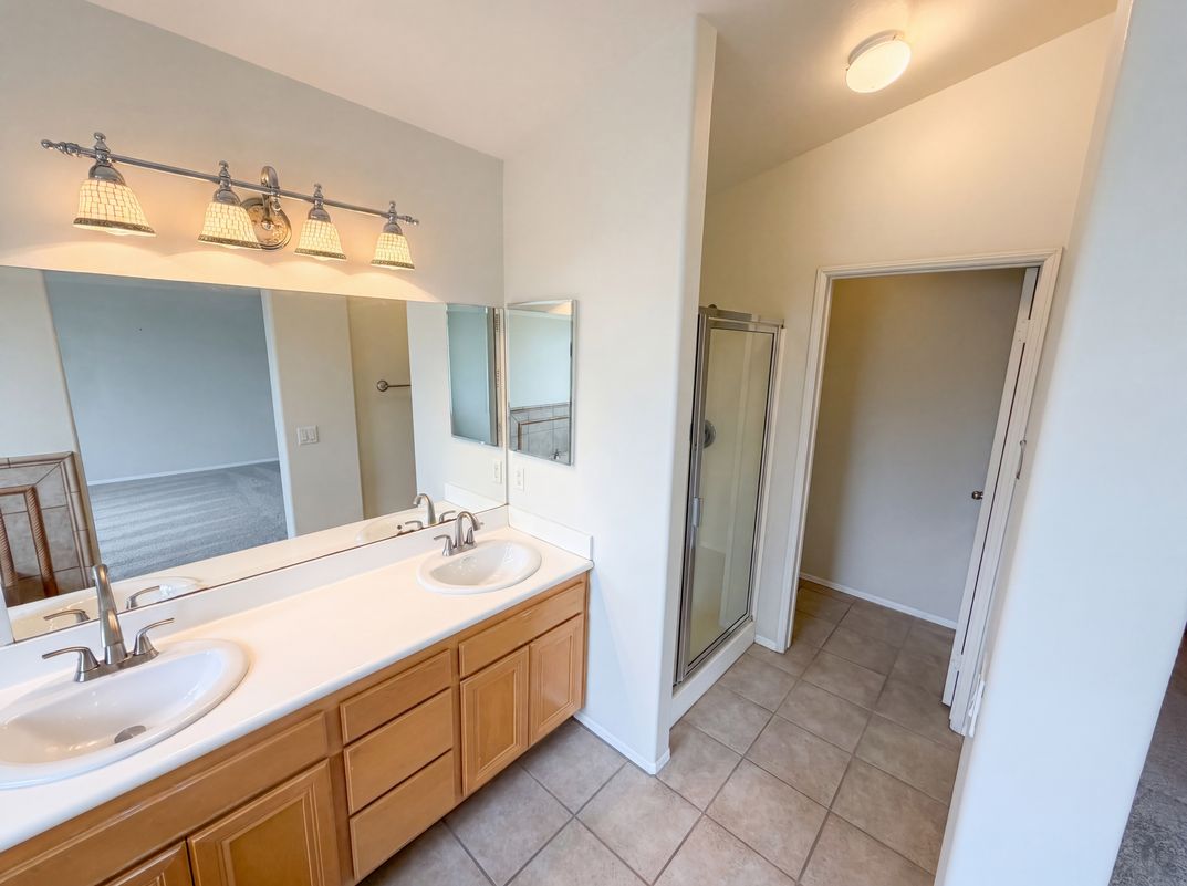 Photo 23 of 40 of 1242 Heritage Way, Covina, CA