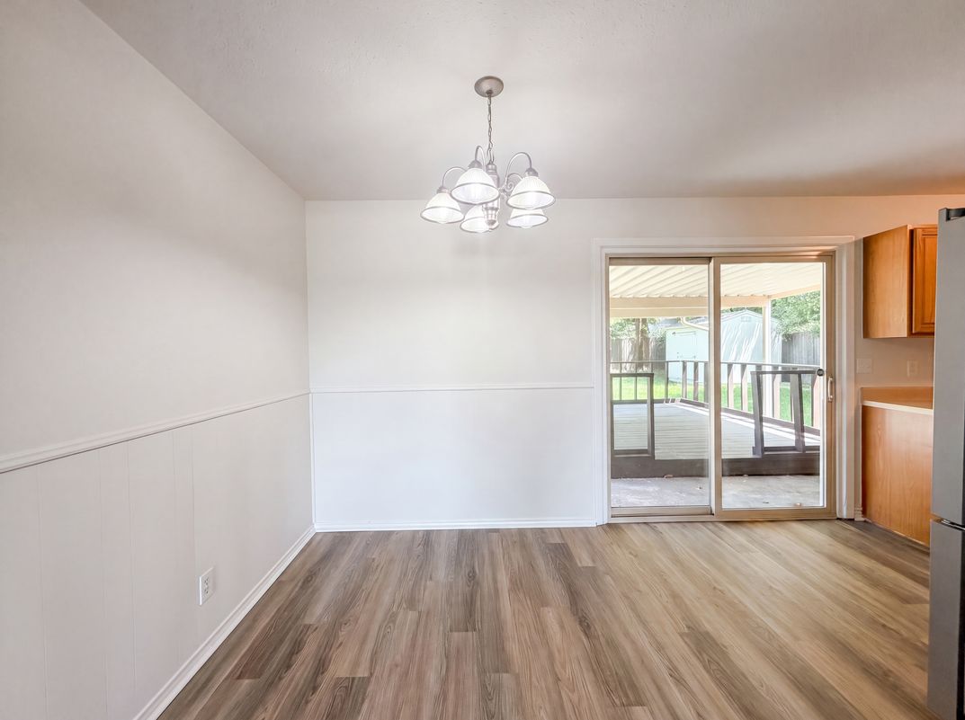 Photo 9 of 21 of 2549 Steven Dr, Denison, TX