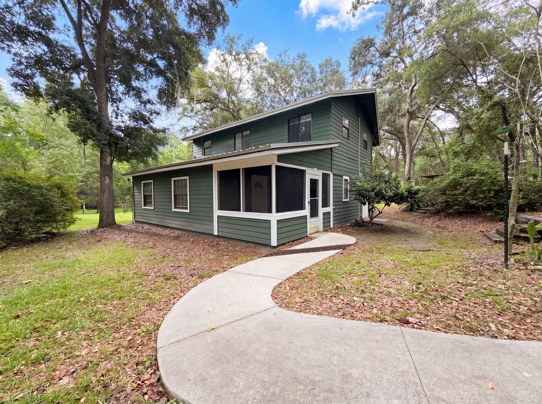 Property photo 1 of 94 Conifer Cir