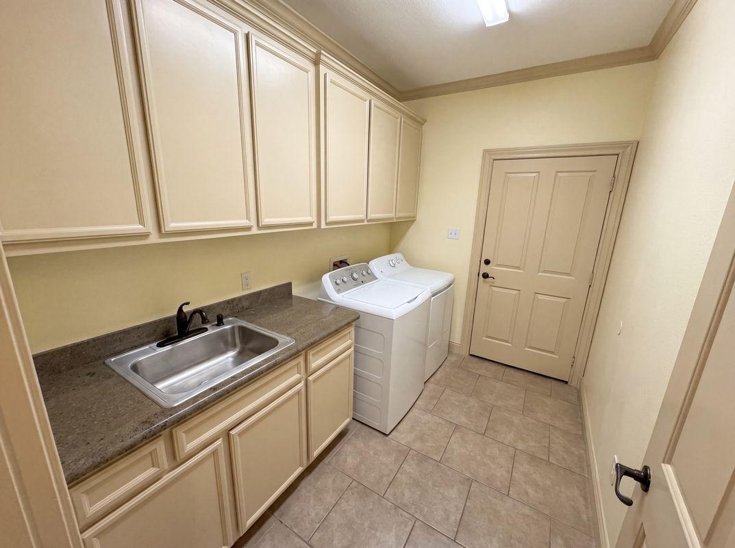 Photo 20 of 24 of 7945 Laurelwood St, Beaumont, TX