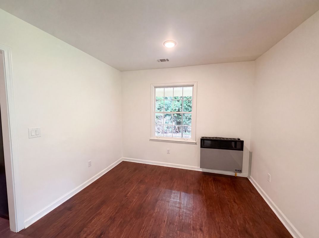 Photo 4 of 18 of 856 Glenway Dr, Atlanta, GA