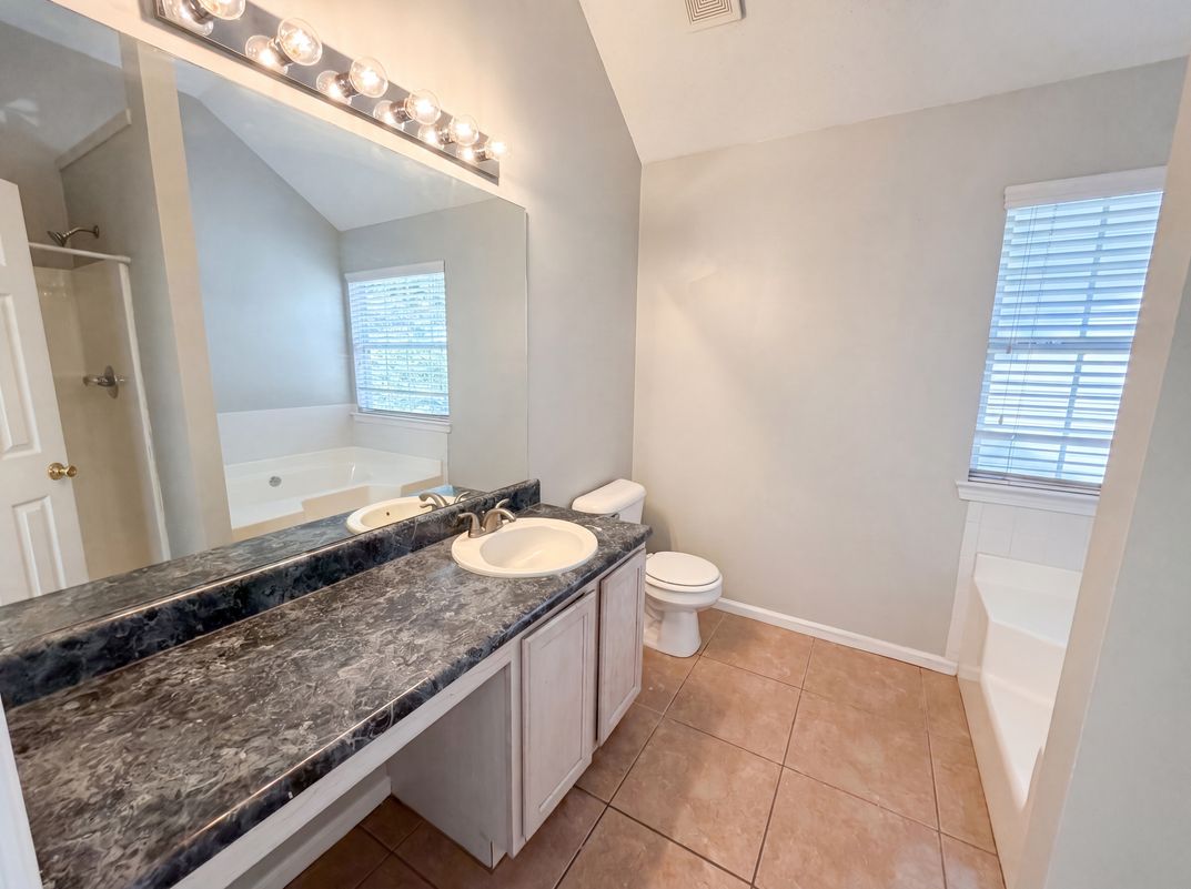 Photo 17 of 26 of 3045 Stonebridge Creek Dr, Lithonia, GA