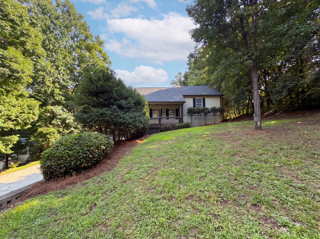 Photo 19 of 25 of 930 Marshall Dr, Concord, NC