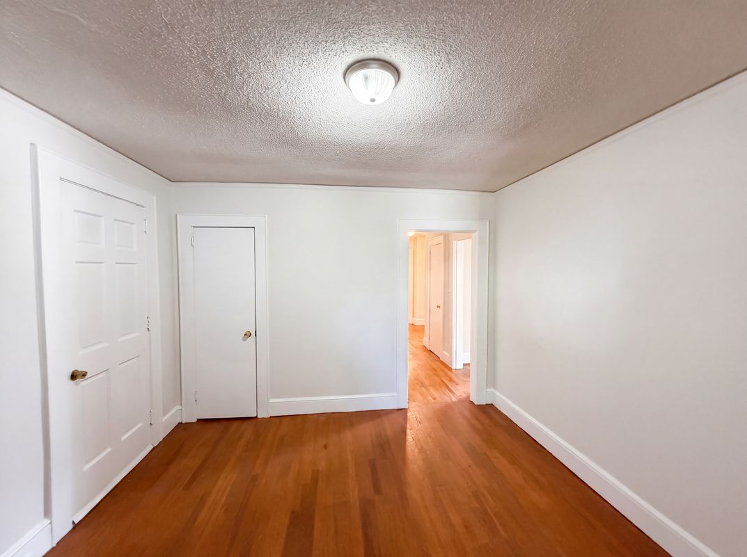 Photo 10 of 16 of 309 E Blue Ridge Dr, Greenville, SC