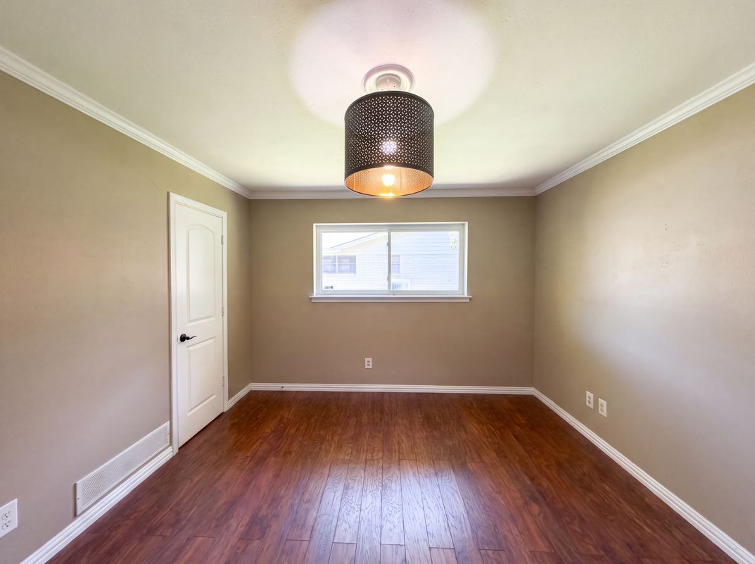 Photo 10 of 16 of 1115 N Waterview Dr, Richardson, TX