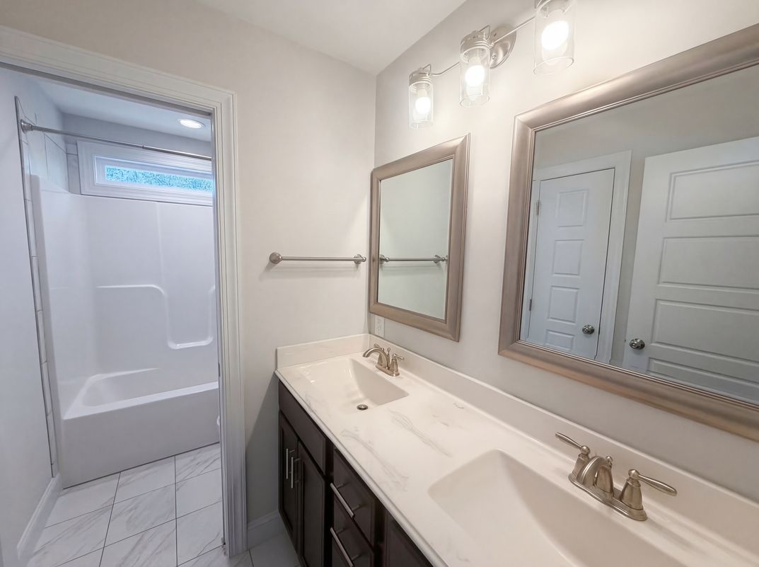 Photo 6 of 21 of 333 Oakhaven Dr, Holly Springs, NC