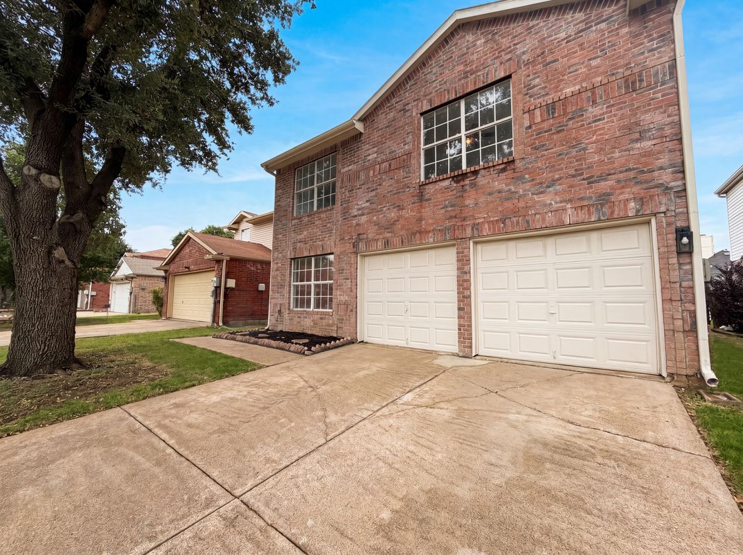 Photo 24 of 30 of 2026 Cardinal Ln, Lewisville, TX