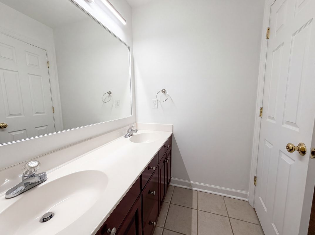 Photo 14 of 18 of 12341 Willingdon Rd, Huntersville, NC