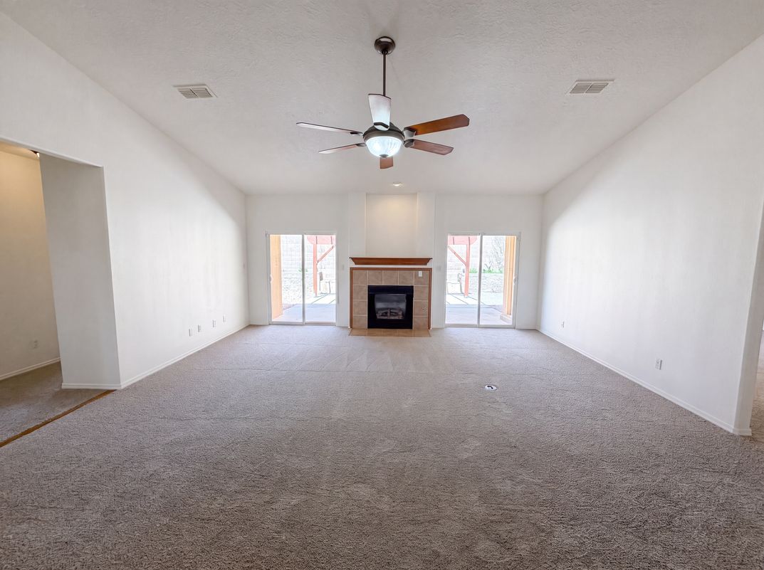 Photo 3 of 29 of 9809 Buckeye St NW, Albuquerque, NM