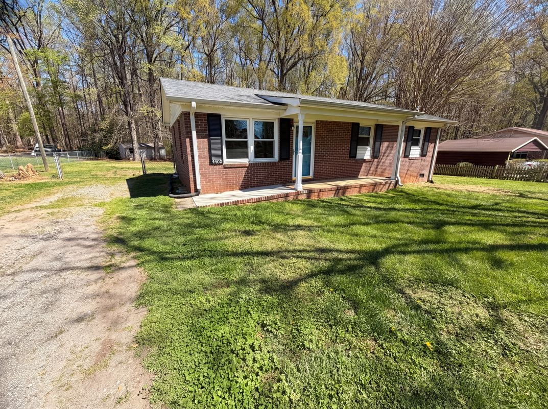 Photo 6 of 17 of 4402 Ginger Dr, Gastonia, NC