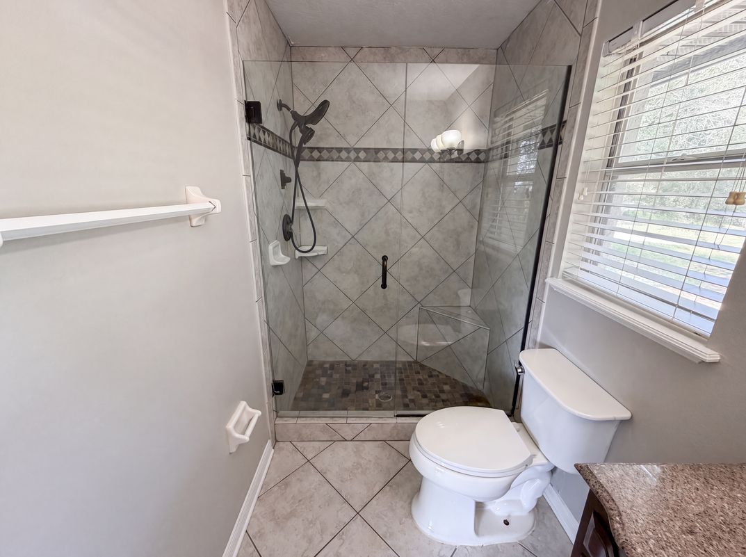 Photo 20 of 29 of 17802 Jefferson St, Oakland, FL