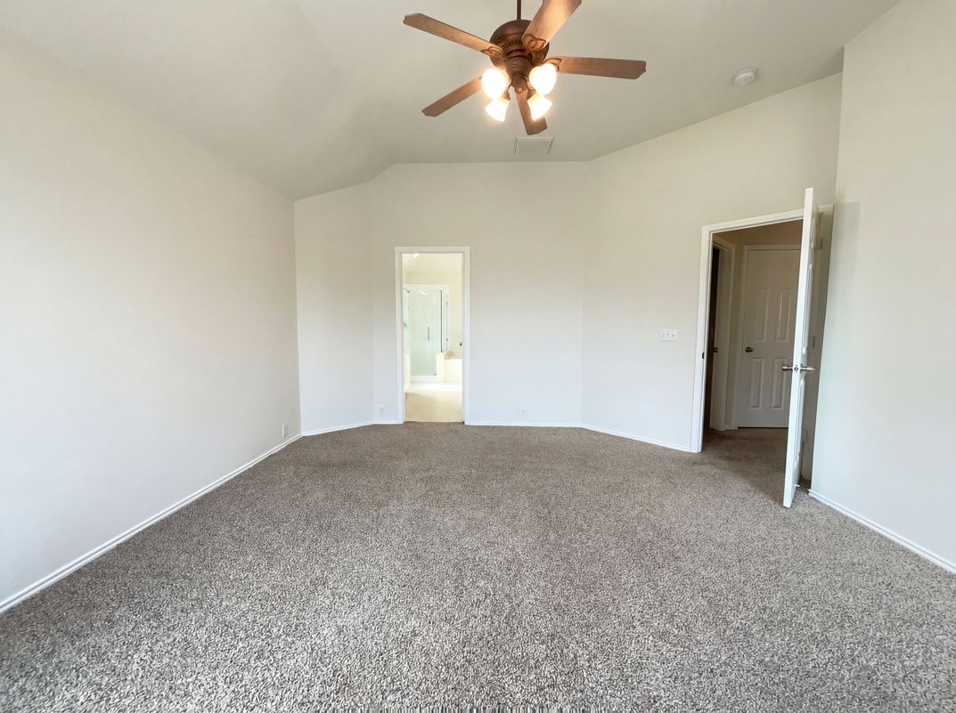 Photo 19 of 22 of 11919 Leaf Oak Dr, Houston, TX