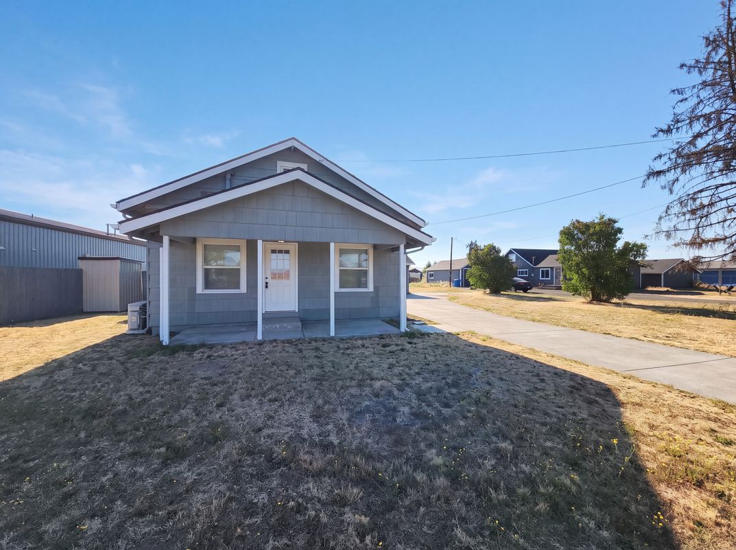Photo 19 of 22 of 93291 Prairie Rd, Junction City, OR
