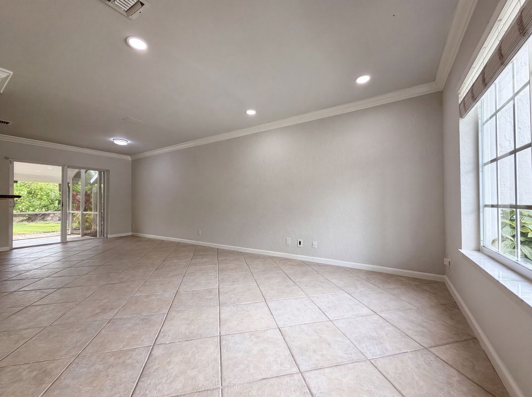 Photo 3 of 24 of 1480 SW 47th Ave, Deerfield Beach, FL