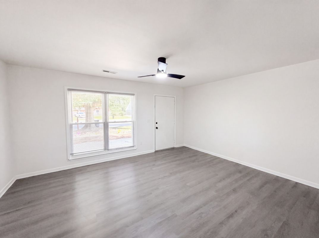 Photo 8 of 24 of 619 Piedmont Ln, Ladson, SC