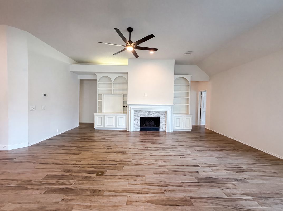 Photo 11 of 24 of 11502 Havard Oaks Dr, Houston, TX