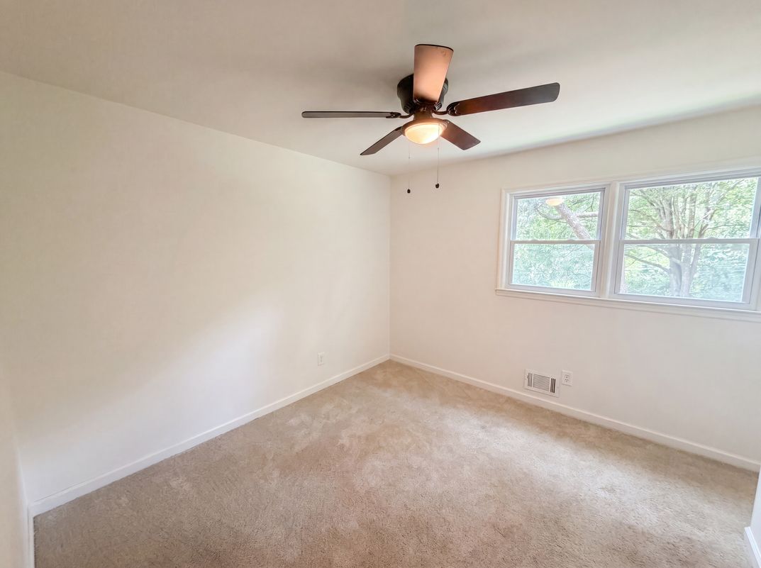 Photo 11 of 21 of 509 Spring Park Dr, Canton, GA