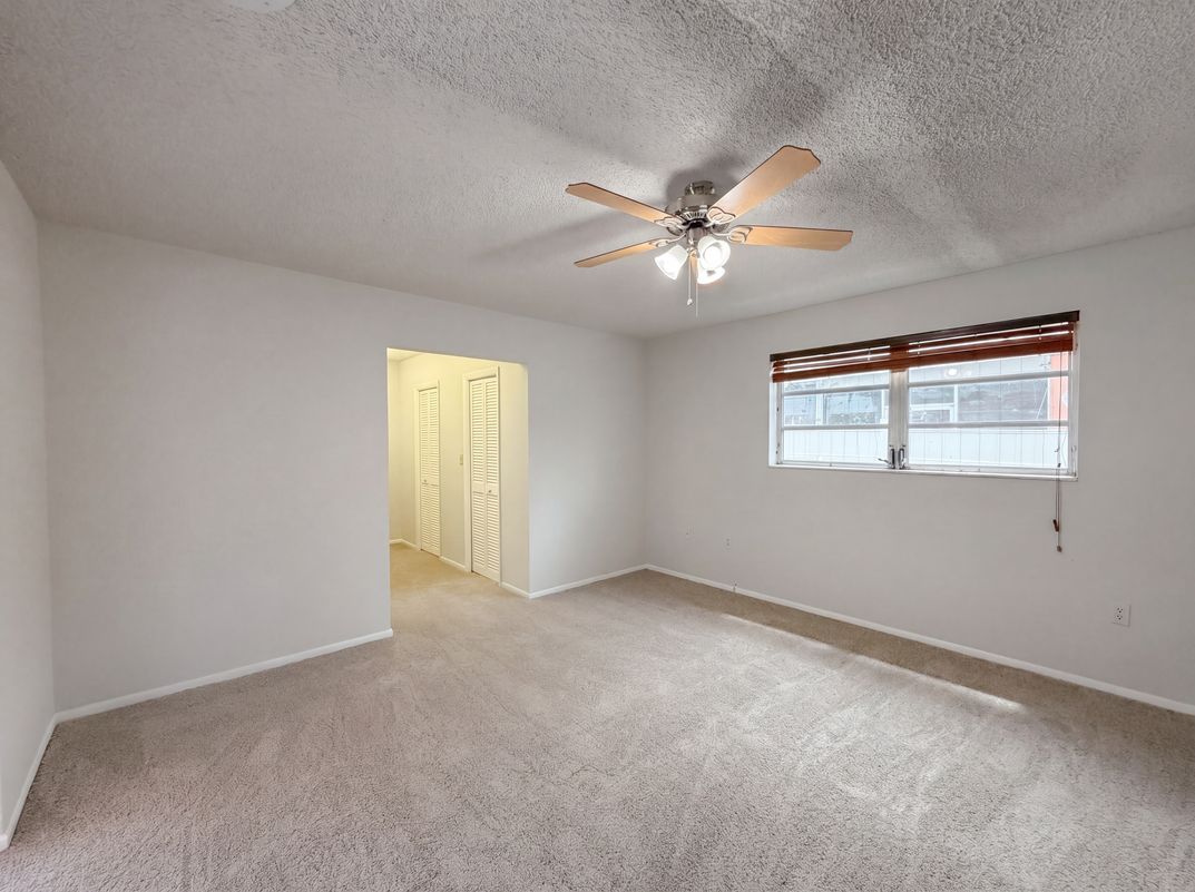 Photo 14 of 25 of 7141 Harbour Blvd, Miramar, FL