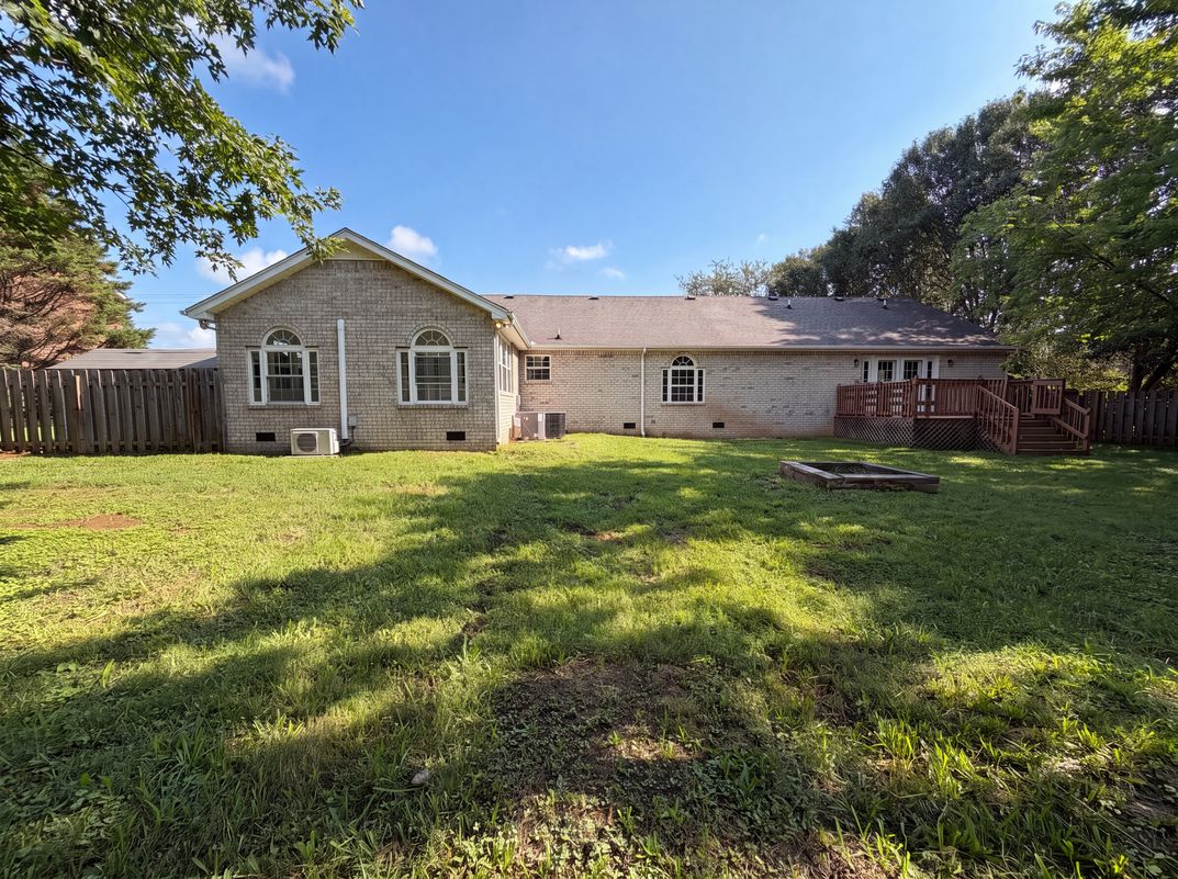Photo 5 of 27 of 807 W Thompson Ln, Murfreesboro, TN