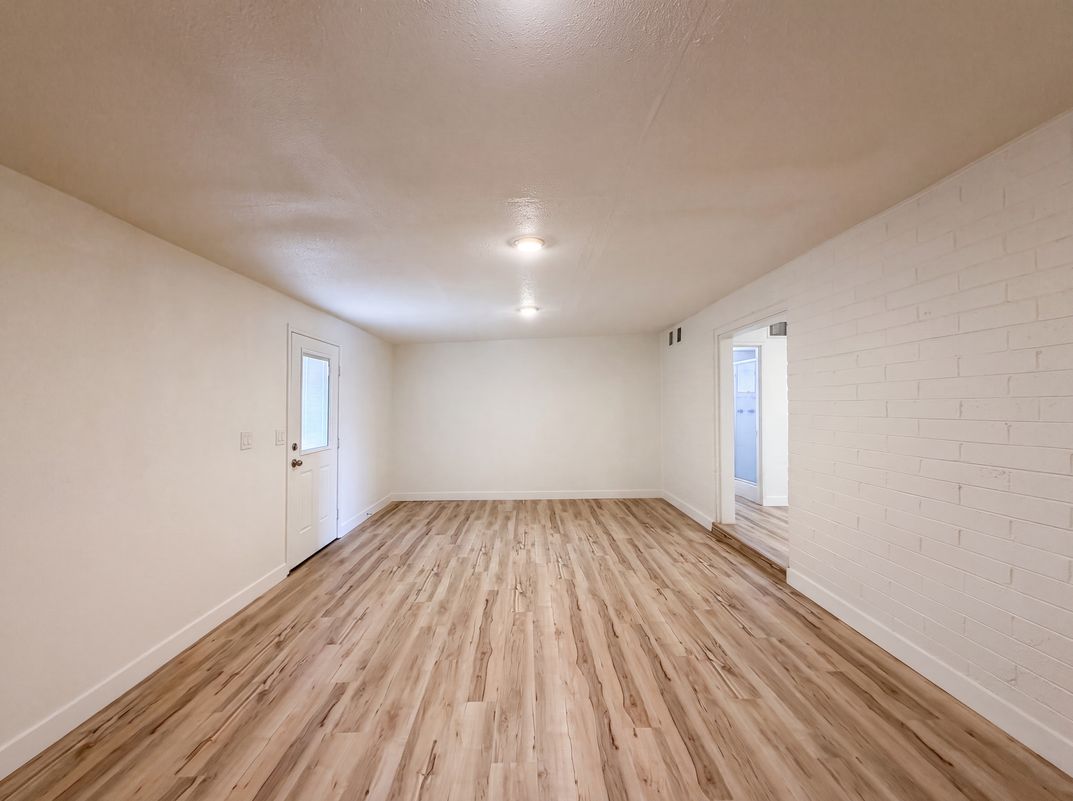 Photo 10 of 21 of 3132 W Bethany Home Rd, Phoenix, AZ