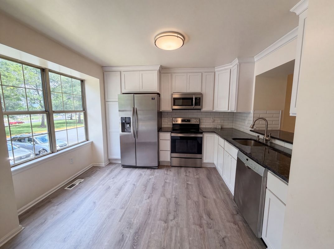 Photo 7 of 48 of 8641 Centerton Ln, Manassas, VA