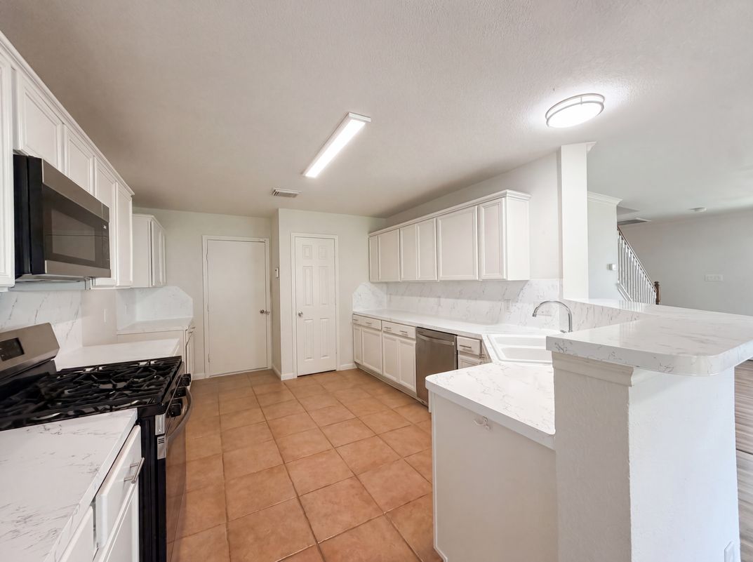 Property photo 2 of 2711 Skyview Trace Ct