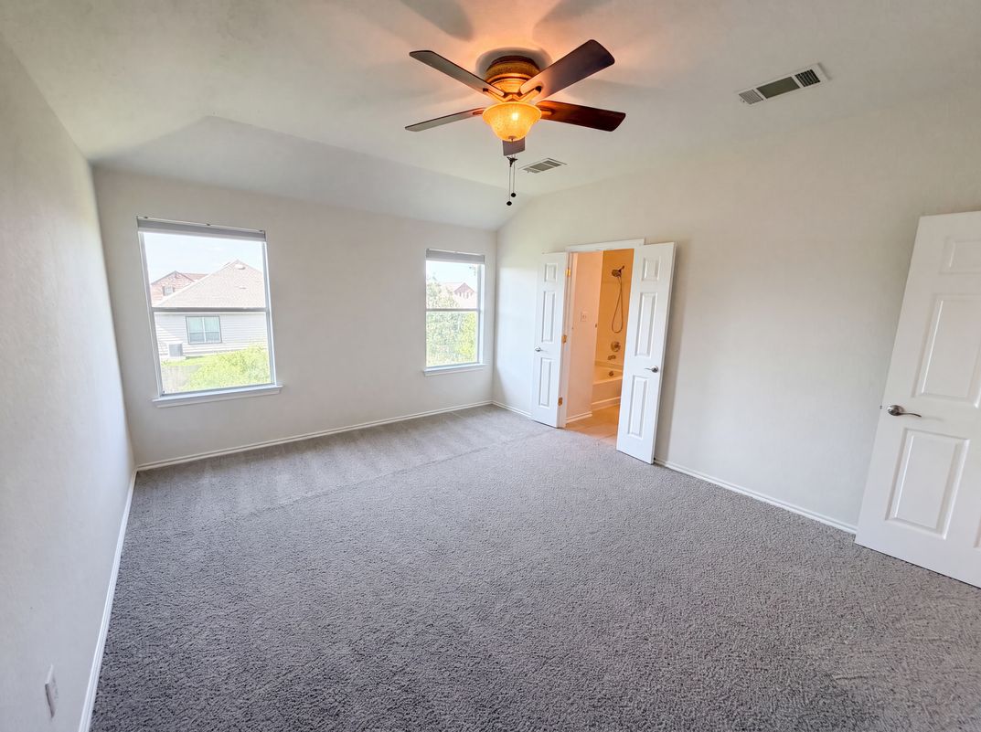 Photo 4 of 20 of 206 Almquist St, Hutto, TX