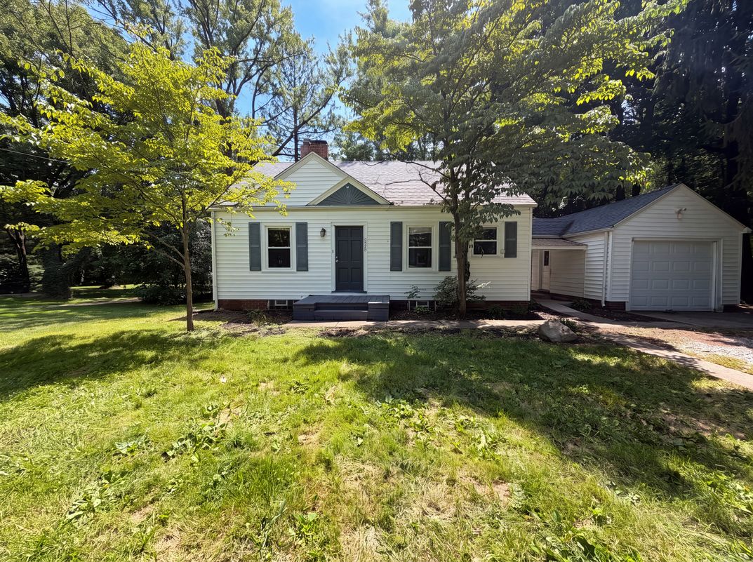 Photo 18 of 48 of 2920 Copley Rd, Copley, OH
