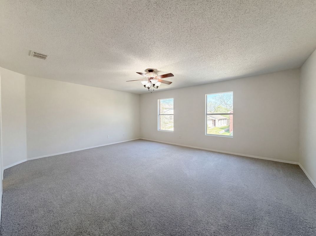 Photo 4 of 30 of 2501 Avalon Creek Way, McKinney, TX