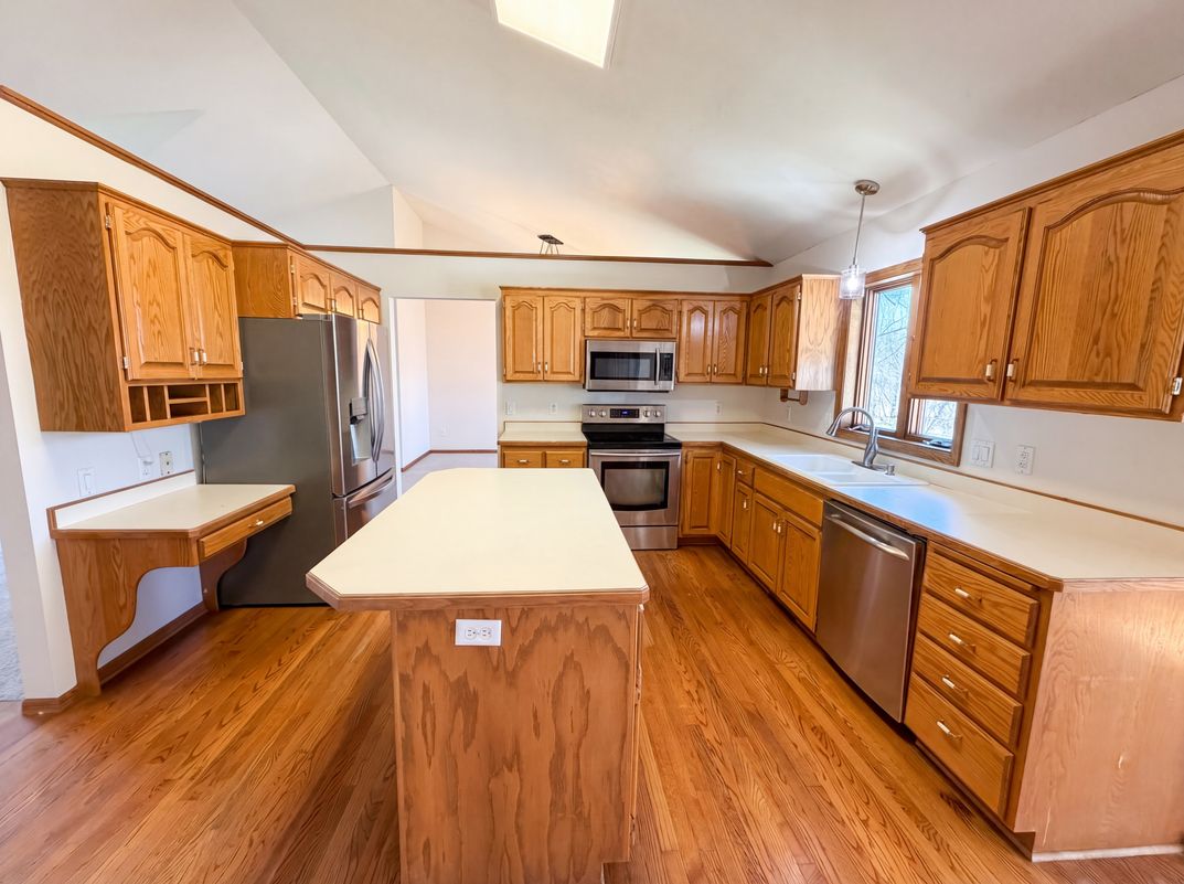 Photo 14 of 38 of 8433 Upland Ln N, Maple Grove, MN