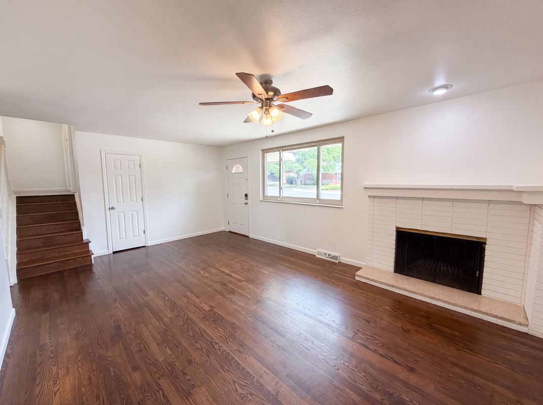 Photo 3 of 28 of 885 W 7th Avenue Dr, Broomfield, CO