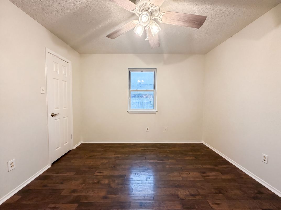 Photo 13 of 18 of 203 W Hogan Dr, Copperas Cove, TX