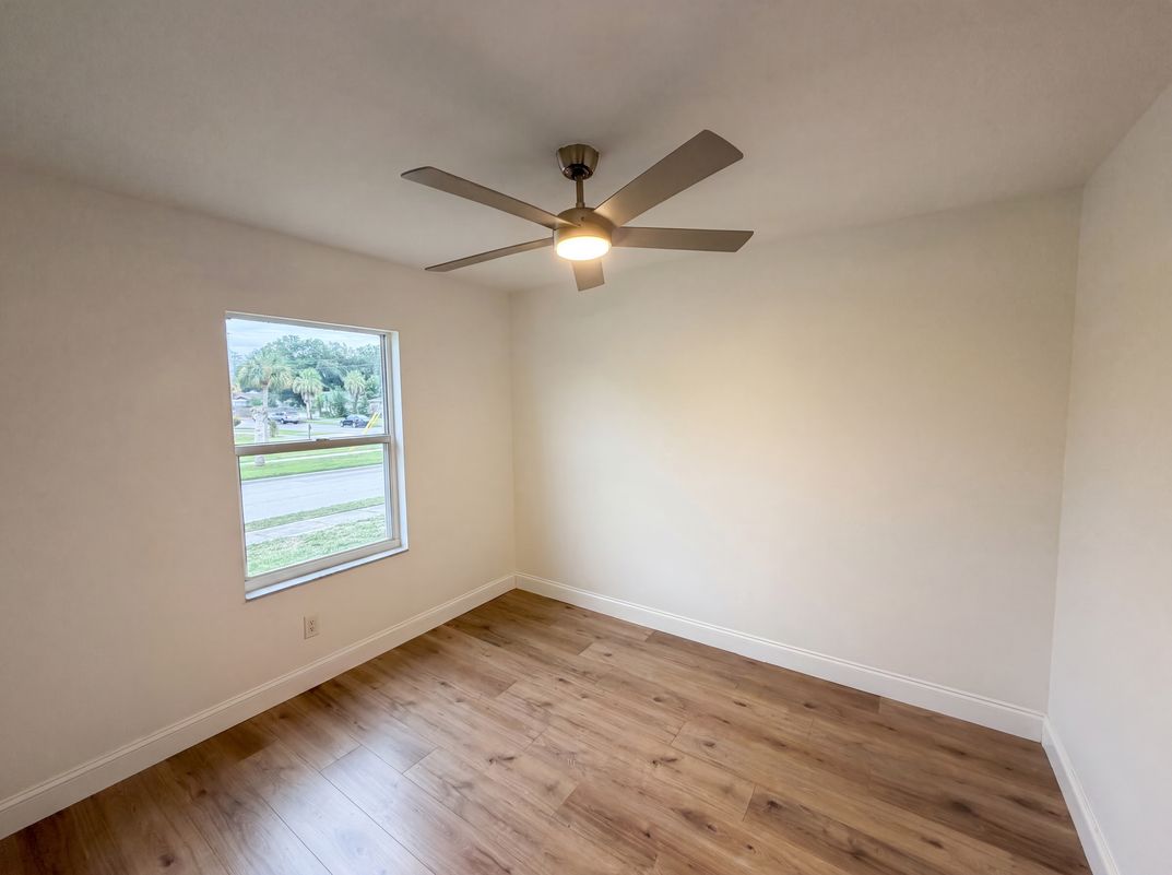 Photo 20 of 25 of 845 40th Ave S, Saint Petersburg, FL