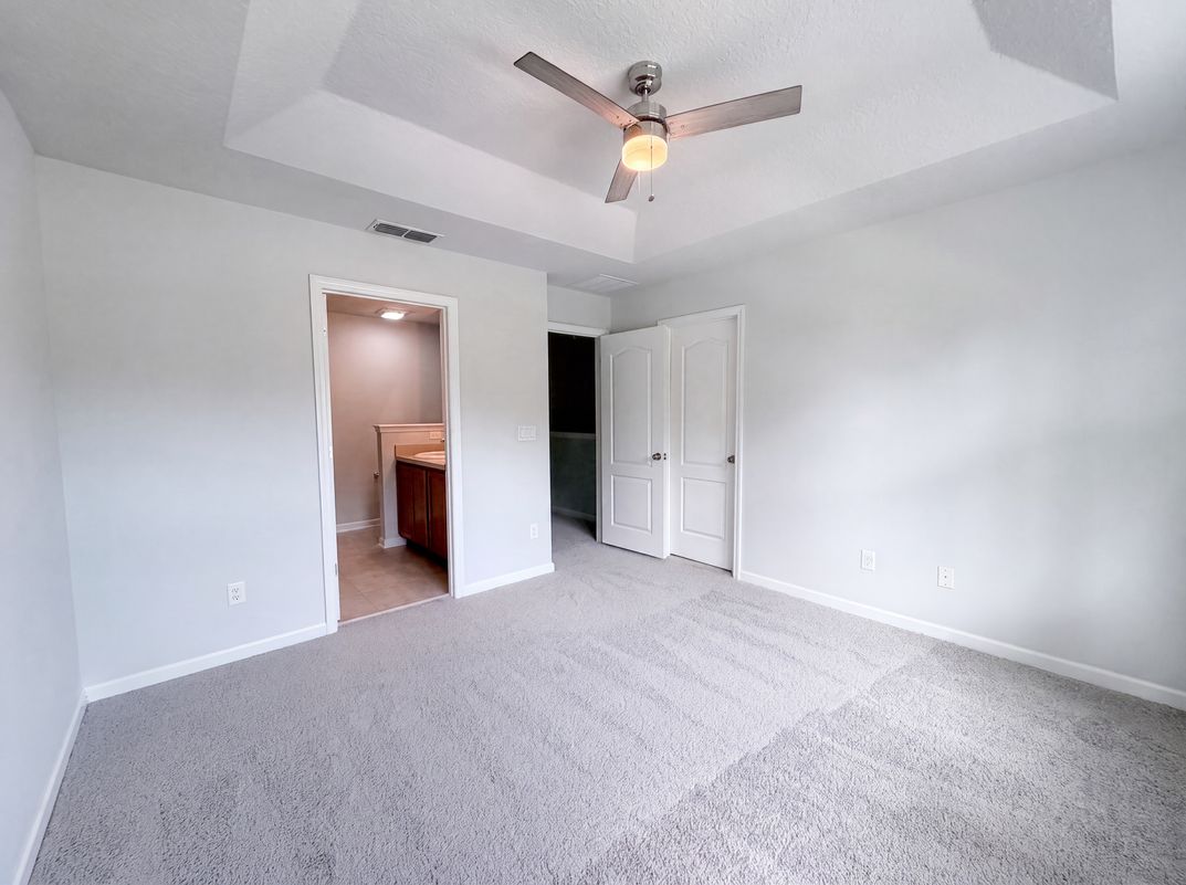 Photo 4 of 21 of 4220 Plantation Oaks Blvd, Orange Park, FL